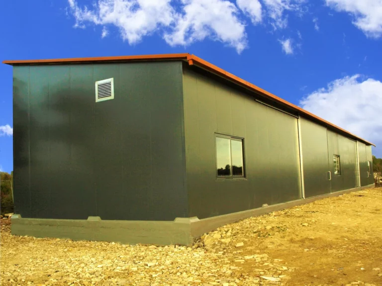 Κατασκευή μεταλλικού κτιρίου για ιπποστάσιο ιππικού ομίλου στην Κέρκυρα